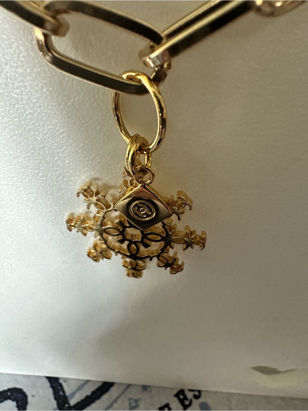 Chanel Snowflake on NWT unbranded Chain-Link Pendant Necklace with all you see - Picture 4 of 8